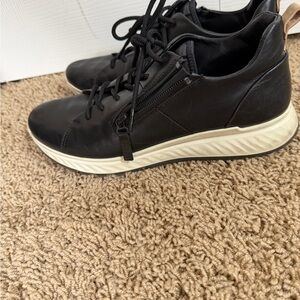 Ecco ST.1 Black Leather Women's Lace-Up Sneakers with zip side with Cream Sole